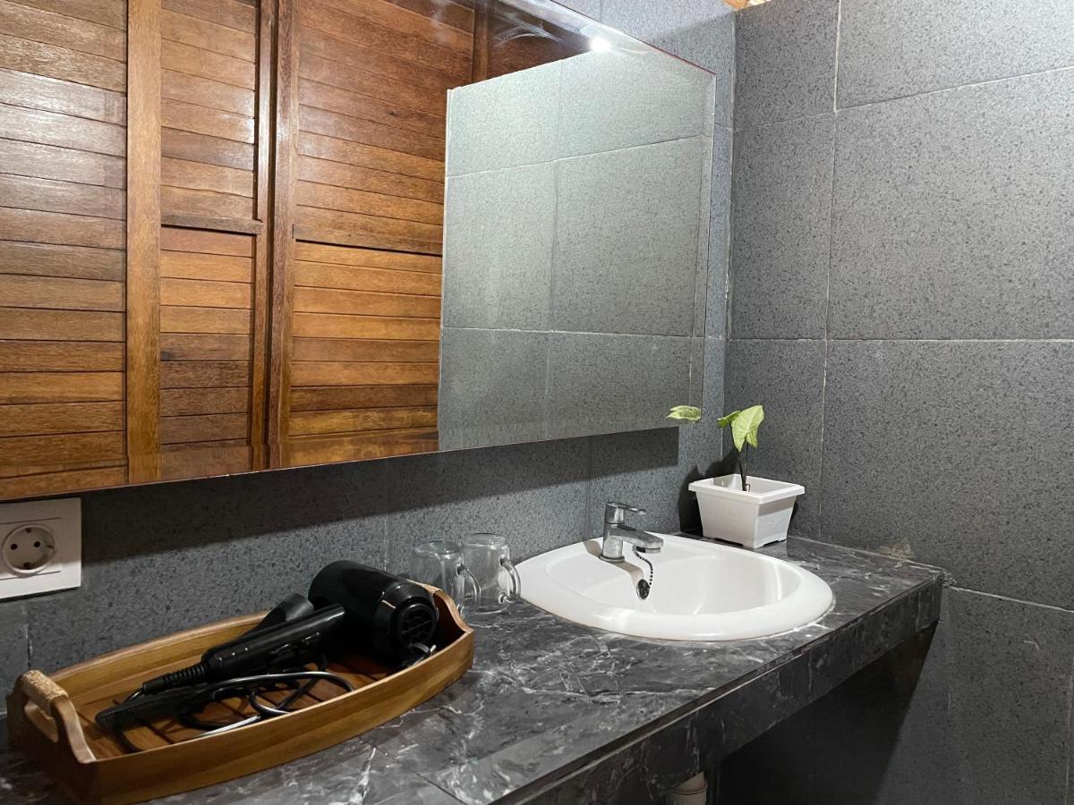 Mangrove Beach Hut Lembongan Esterno foto